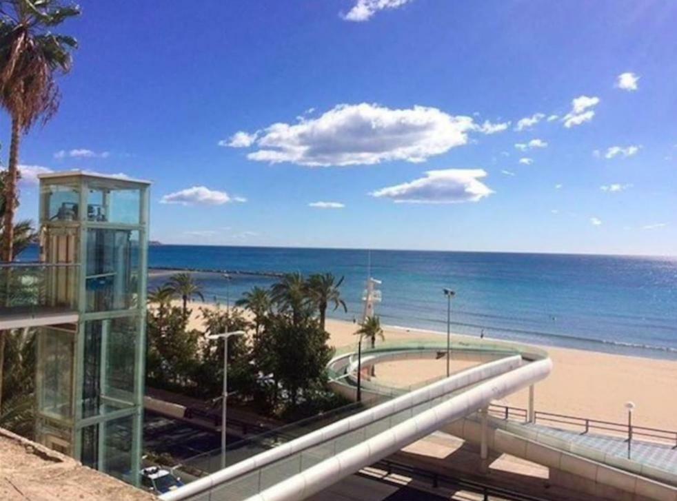 Lovely, New, Bright 3 Mins To Beach Apt 105 Sq Meters Alicante Bagian luar foto