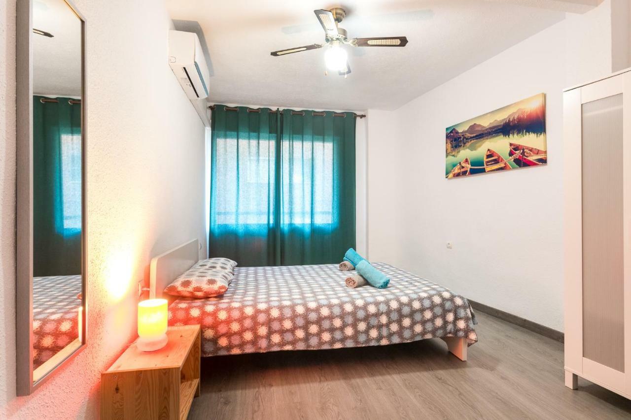 Lovely, New, Bright 3 Mins To Beach Apt 105 Sq Meters Alicante Bagian luar foto