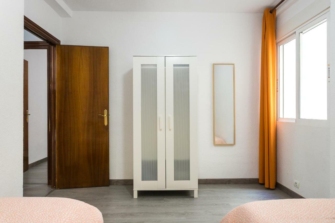 Lovely, New, Bright 3 Mins To Beach Apt 105 Sq Meters Alicante Bagian luar foto